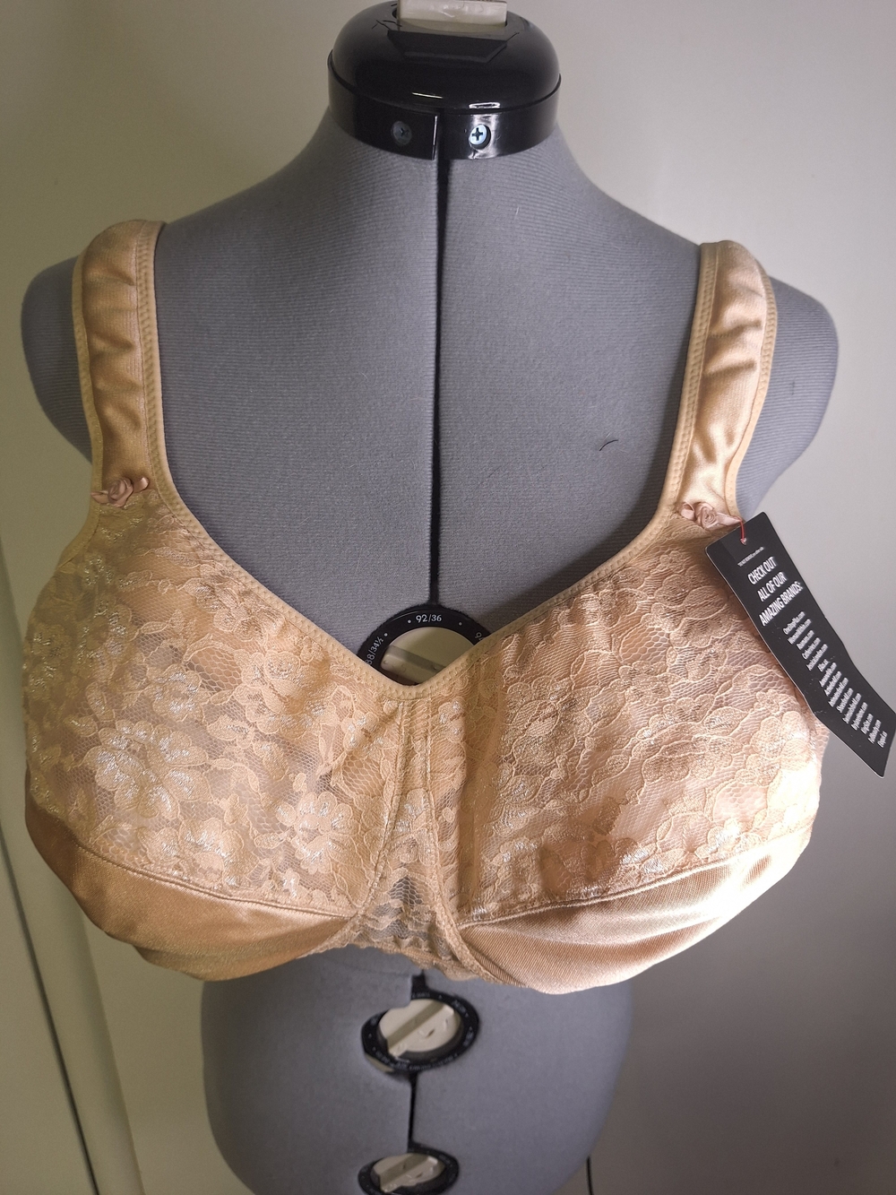 NWT Comfort Lace Full- Coverage Bra - Nude Size 48C